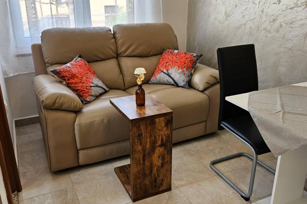 Apartmani Mira 자다르 외부 사진